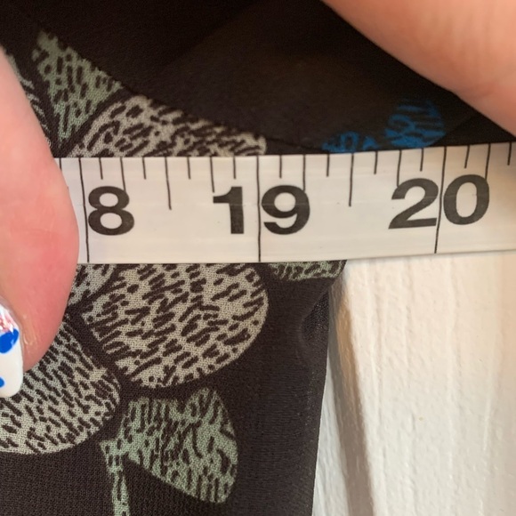 Black floral midi cold shoulder V‎ neck dress - Picture 6 of 6